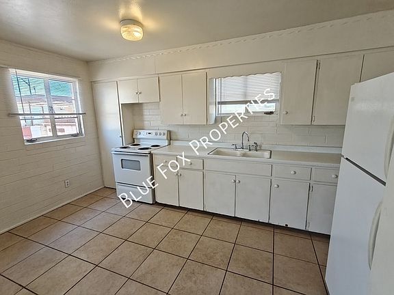 3rd image of 1224 N Camilla Blvd