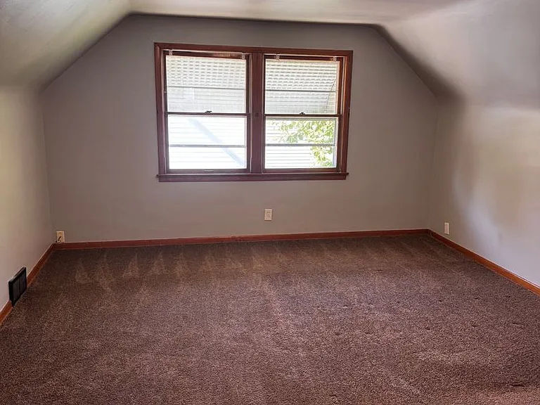 23901 Puritan Rd — Photo 7