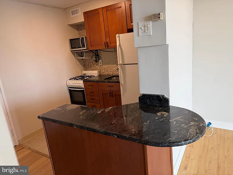 1250 4th St SW #W813 — Photo 18