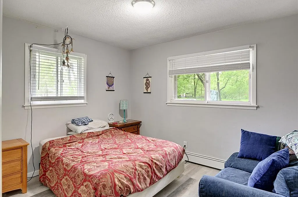 1659 Newport 4-Plex — Photo 3