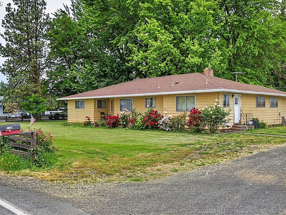 2nd image of 3610 Chevron Dr