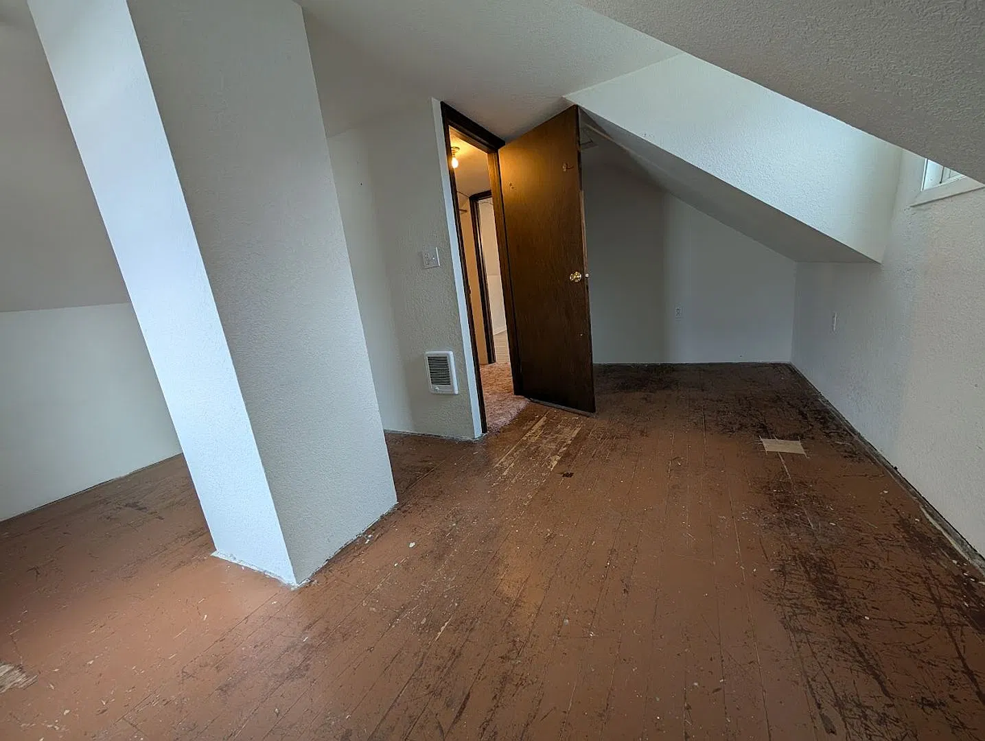 3 bed 1 bath Orchards House — Photo 4