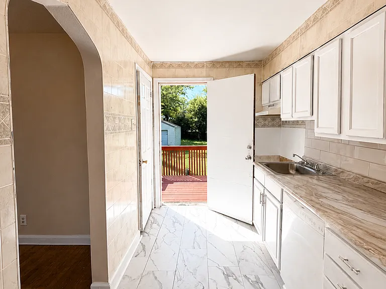 5721 Acme Ave — Photo 7
