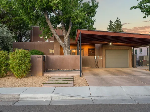 904 Dartmouth Dr NE, Albuquerque, NM 87106