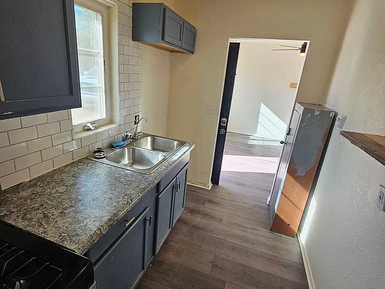 425 N 17th Dr #2-B — Photo 6