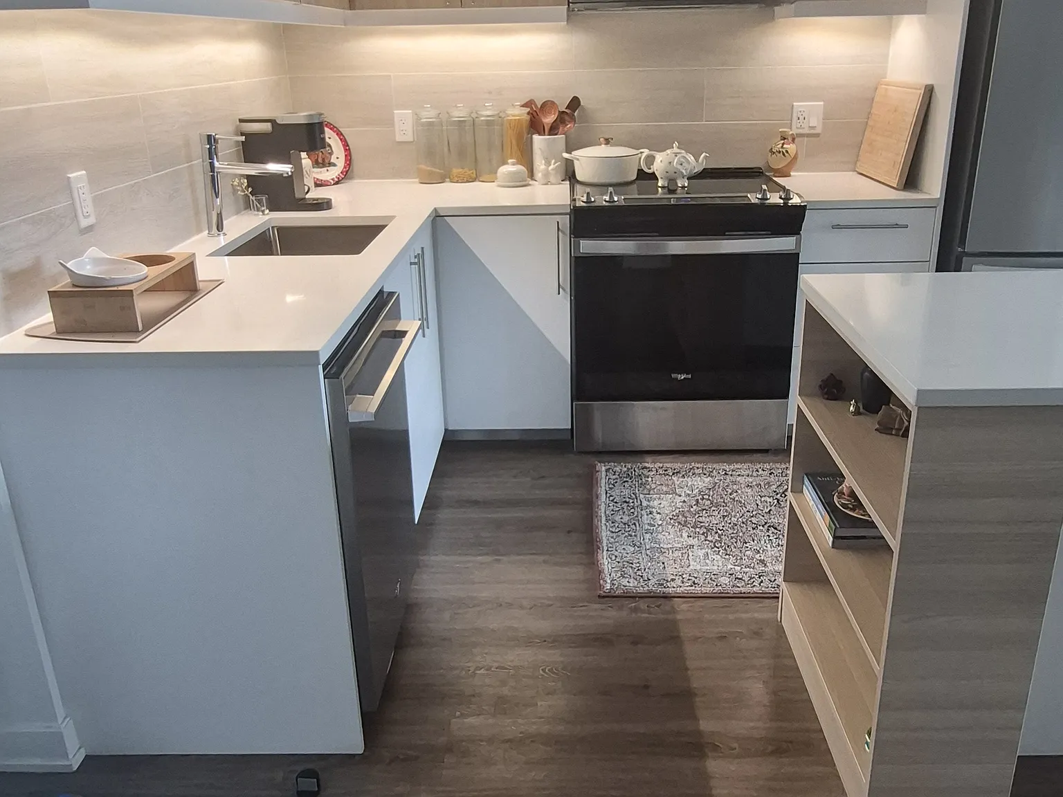 400 Kirkwood Ave — Photo 1