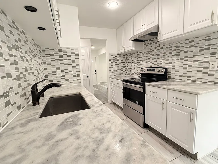 11501 Cotillion Dr — Photo 6