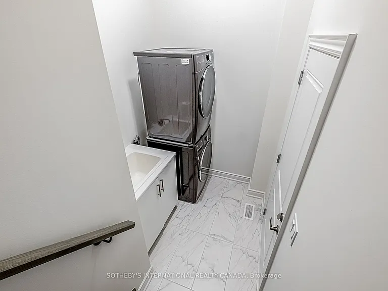 36 Quinton Rdg #UPPER — Photo 4