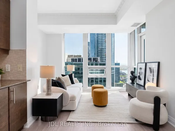 16 Harbour St #4006, Toronto, ON M5J 2Z7