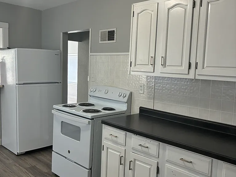 1717 E Ewing Ave — Photo 8