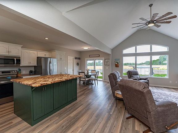 5th image of 104 Harlequin Dr