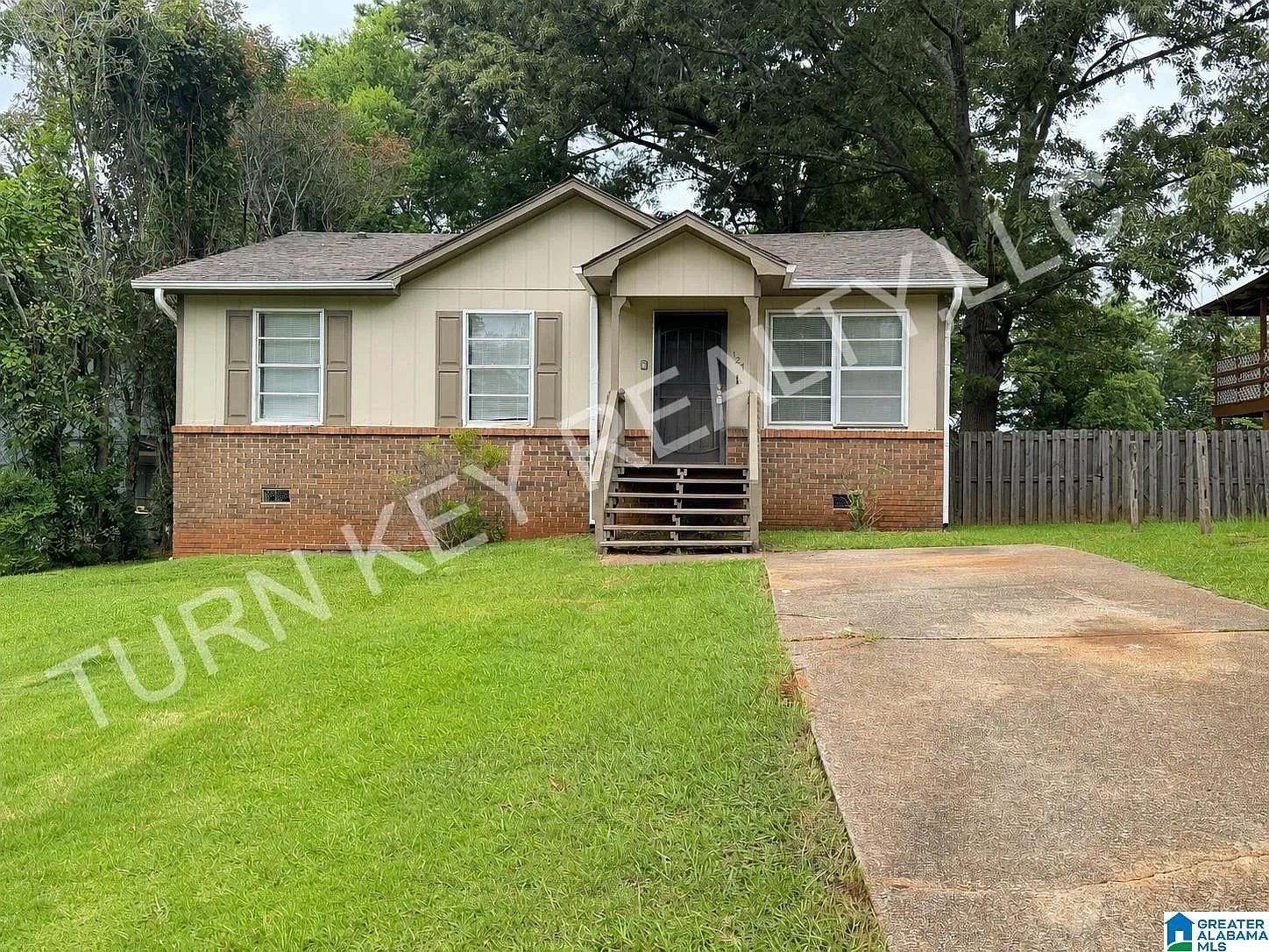 3 bed, 2.0 bath, $1,195 — Photo 1