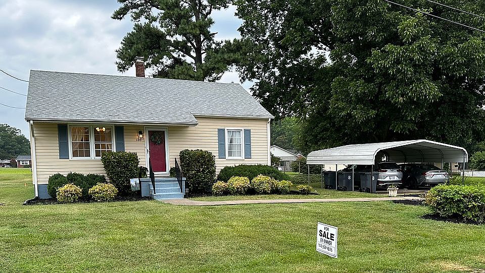 1st image of 105 Moseley St