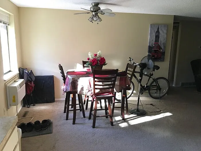 2204 Albany Ct — Photo 3