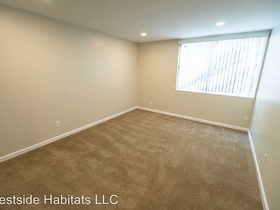 4th image of 816 S Bundy Dr APT 4