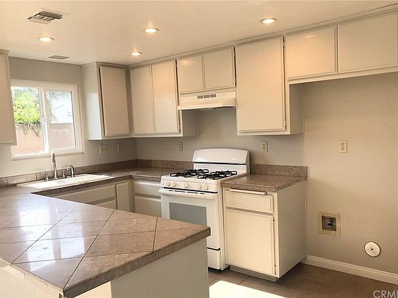 5th image of 307 N Soldano Ave #2