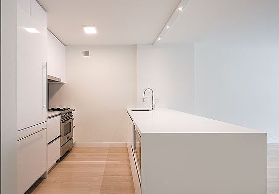 5th image of 301 W 53rd St APT 4J