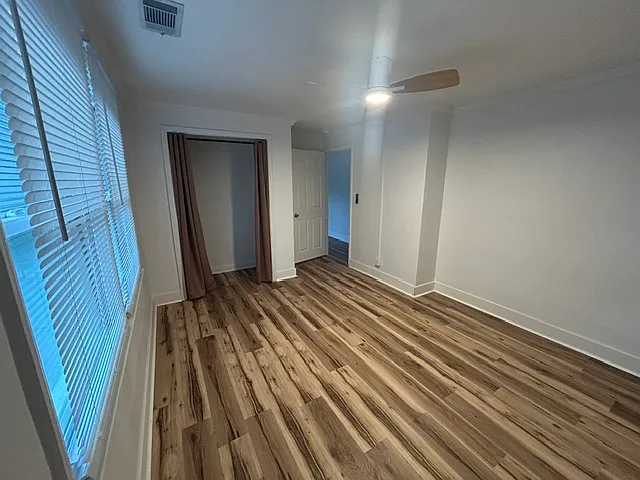 522 Meritta Ave — Photo 10