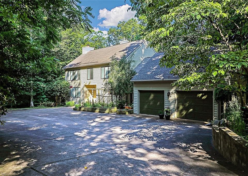 Spacious Drive way