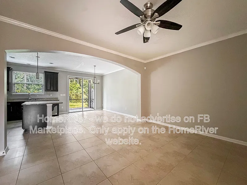 3 bed, 2.5 bath, 1591 sqft, $2,145 — Photo 2