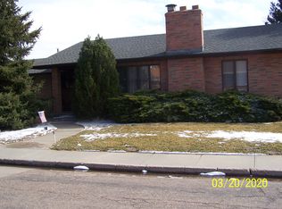 712 Elmwood Dr, Ogallala, NE 69153