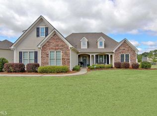 7 Water Oak Dr, Sharpsburg, GA 30277