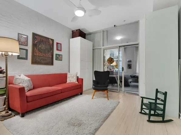 330 Pearl Street image 9 of 13