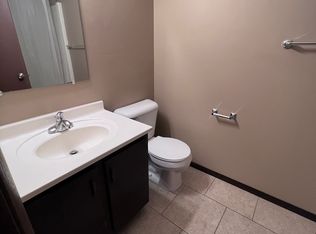 1824 Knox St #10, Lincoln, NE 68521