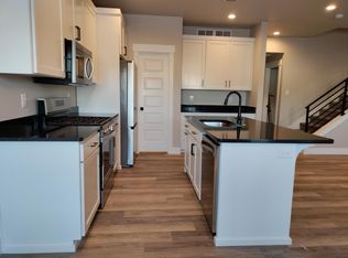 2919 Homewood Dr, Ammon, ID 83406