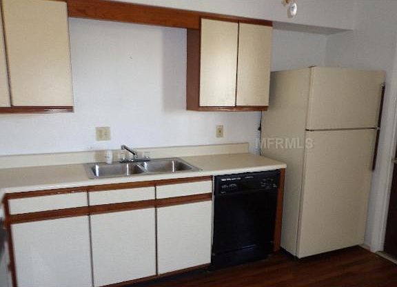 4th image of 209 Ashford Pl