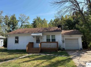 206 W Gravel St, Clinton, MO 64735
