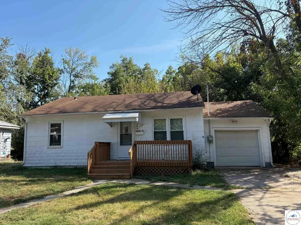 206 W Gravel St, Clinton, MO 64735