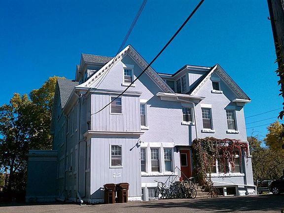 3rd image of 2118 Pillsbury Ave S APT 18