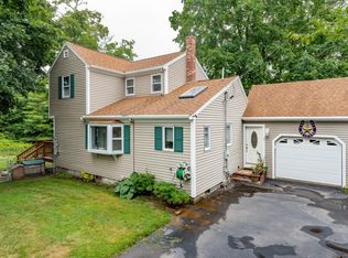 6 Bishop Ave, Middleboro, MA 02346