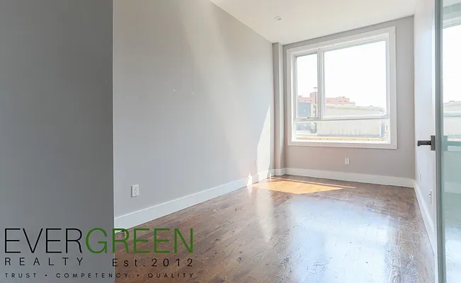 Rented by Evergreen Apartments BK | media 11