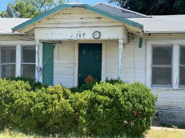 705 W 14th St, San Angelo, TX 76903