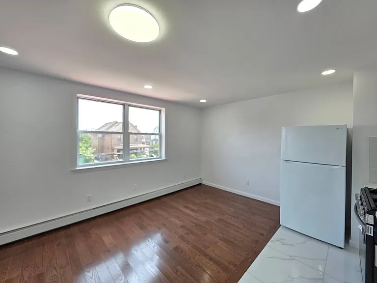 1418 Bath Ave #2-F — Photo 11