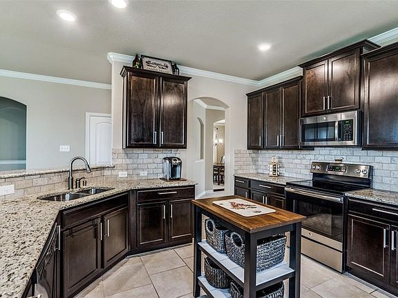 5th image of 4716 Woodard Ln