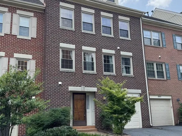 5105 Skyline Village Ct #8, Alexandria, VA 22302