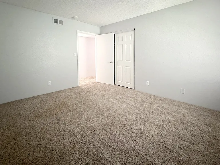 Ascot Place Apartments — Photo 47