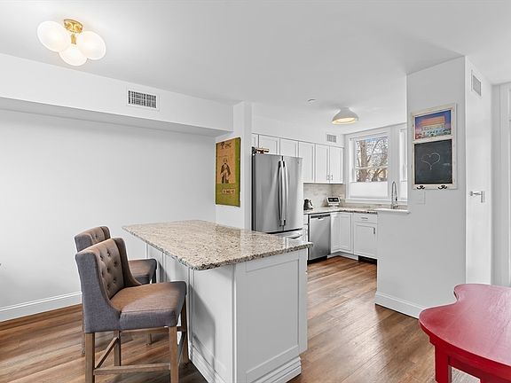 2nd image of 129 Merrimac St Unit 9
