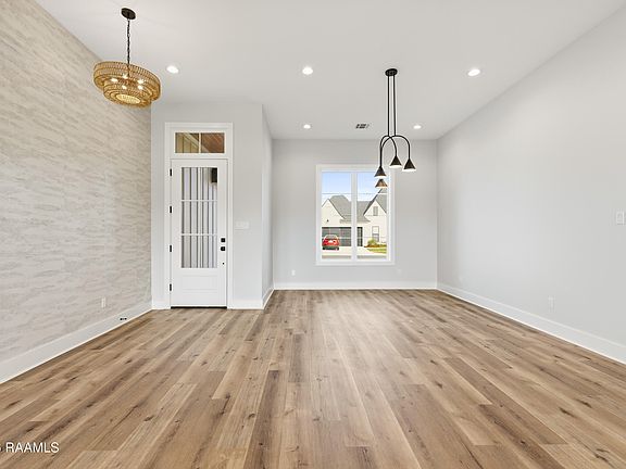 2nd image of 111 Travellers Palm Way