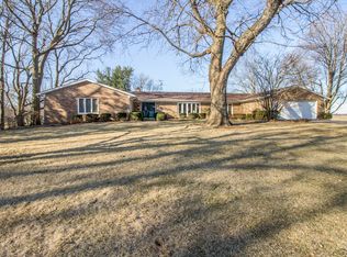 12 Timberlane Dr, Geneseo, IL 61254