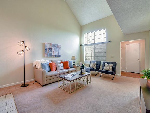 5th image of 1330 Greenwich Ct