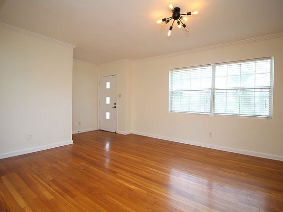 4th image of 1701 Anderson St