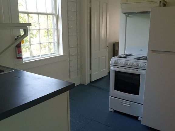 2nd image of 8-10 Conant Sq #2