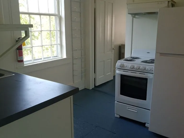 8-10 Conant Sq — Photo 2