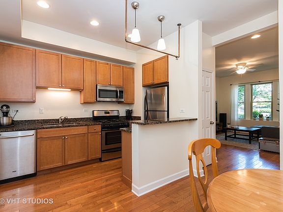 5th image of 6221 N Greenview Ave #1