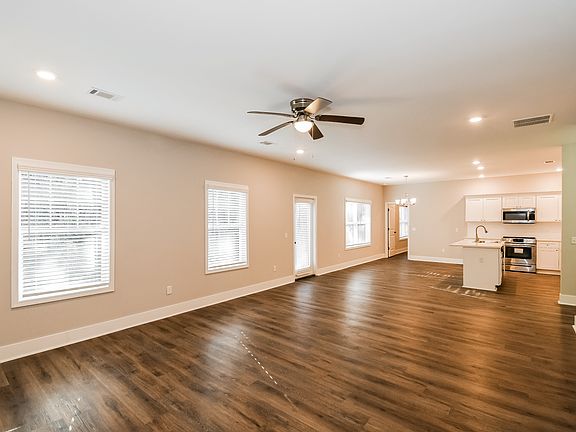 3rd image of 71 Greyfield Dr