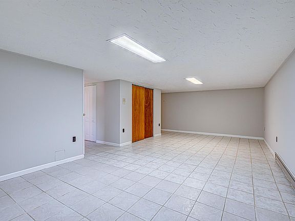 2nd image of 356 Schnebelt St
